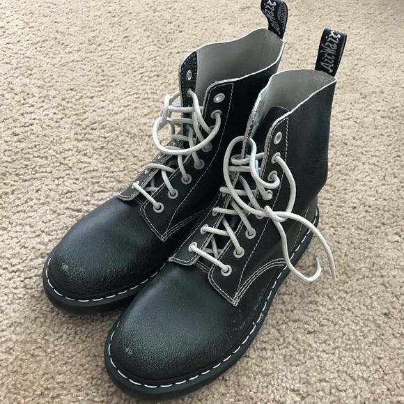 Dr. Martens Original Boots - Picture 2 of 5